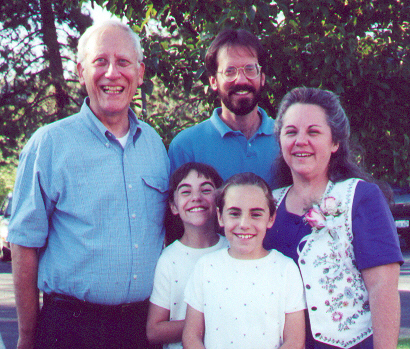 Grandpa George, Uncle Wayne, Aunt Linda, Cousin Lauren, and Cousin Leah (1999)